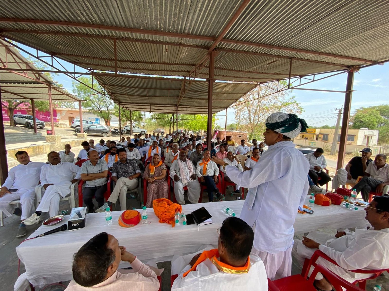 पूरी तरह से अक्षम पर्ची सरकार लोकतंत्र को खत्म करने पर है तुली-रघुवीर सिंह मीणा