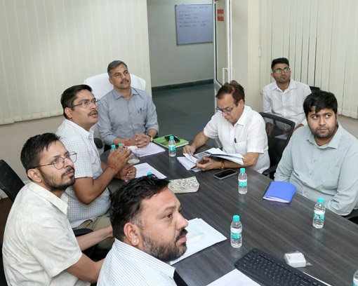 स्वायत शासन विभाग के शासन सचिव ने संपर्क हेल्पलाइन 181 कंट्रोल रूम का किया निरीक्षण 