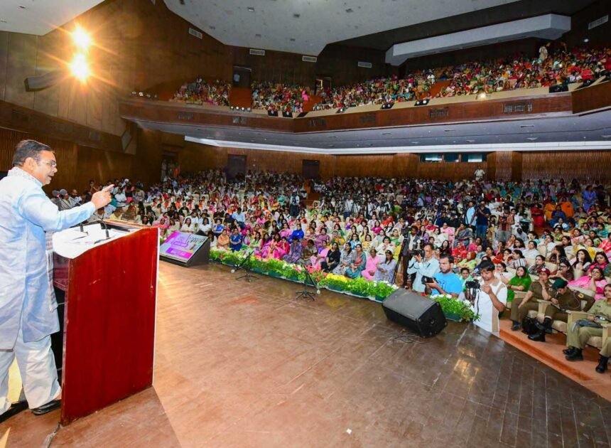 संसद एवं विधानसभा में महिलाओं को मिलेगा 33 प्रतिशत आरक्षण-मुख्यमंत्री