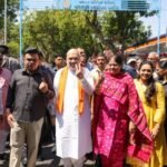 केन्द्रीय गृह एवं सहकारिता मंत्री अमित शाह ने गुजरात में चल रहे नगर निकाय चुनावों के तहत अहमदाबाद नगर निगम (AMC) चुनाव में अपना वोट डाला