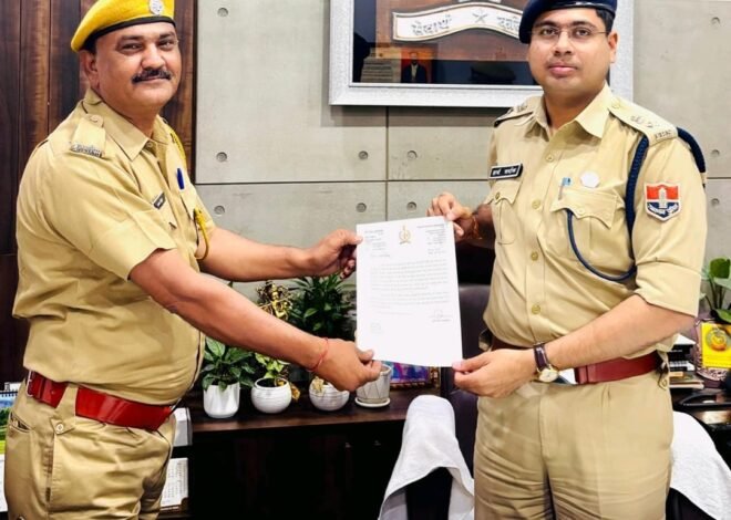 अजमेर पुलिस के सेवा और साहस को सलाम: कहीं झील में कूदकर बचाई बुजुर्ग की जान, तो कहीं सीसीटीवी खंगालकर लौटाया महिला का खोया बैग