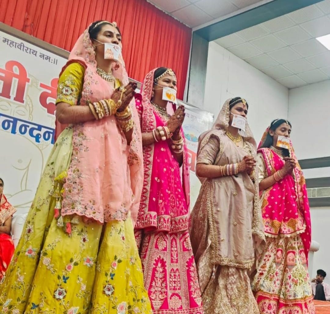 उदयपुर की बेटी कृति मेहता ने 23 वर्ष की आयु में बी-टेक छोडक़र गुप्त रूप से ली जैनेश्वरी भागवती दीक्षा  
