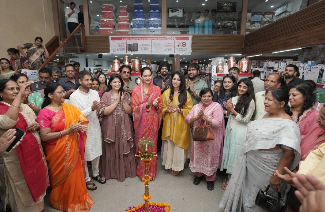 शानदार अंदाज में 75 साल की विरासत का उत्सवःउदयपुर में “खूबचंद एण्ड सन्स मार्ट” का भव्य उद्घाटन