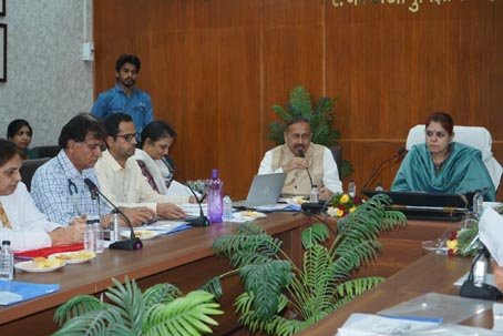 अस्पताल की बुनियादी सुविधाओं के लिए मिले करोड़ों के प्रस्ताव