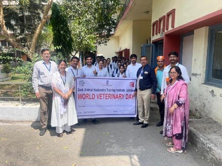 विश्व पशुचिकित्सा दिवस पर संगोष्ठी, निबंध प्रतियोगिता, जनजागरूकता रैली