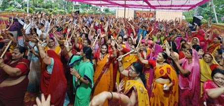 धूमधाम से मनाया गया कृष्ण जन्मोत्सव, भक्ति में झूमे श्रद्धालु