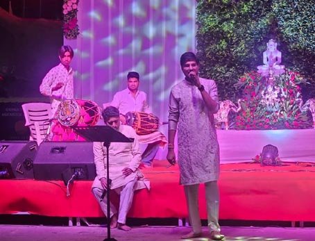 लहरा दो…, लहरा दो.. जिन शासन का परचम लहरा दो…. पर झुमें श्रावक