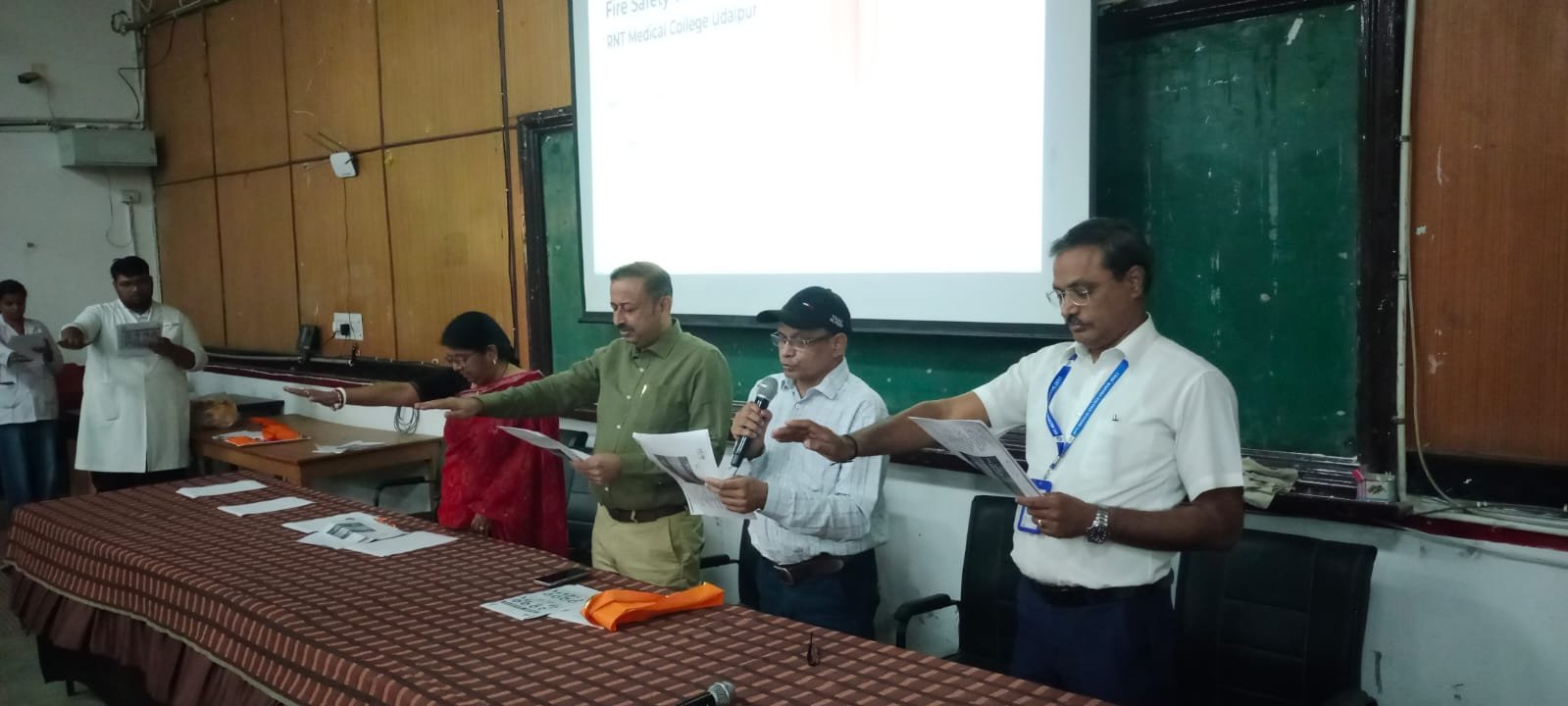 आरएनटी में अग्निशमन सुरक्षा जागरूकता कार्यक्रम में बताए सुरक्षा के टिप्स
