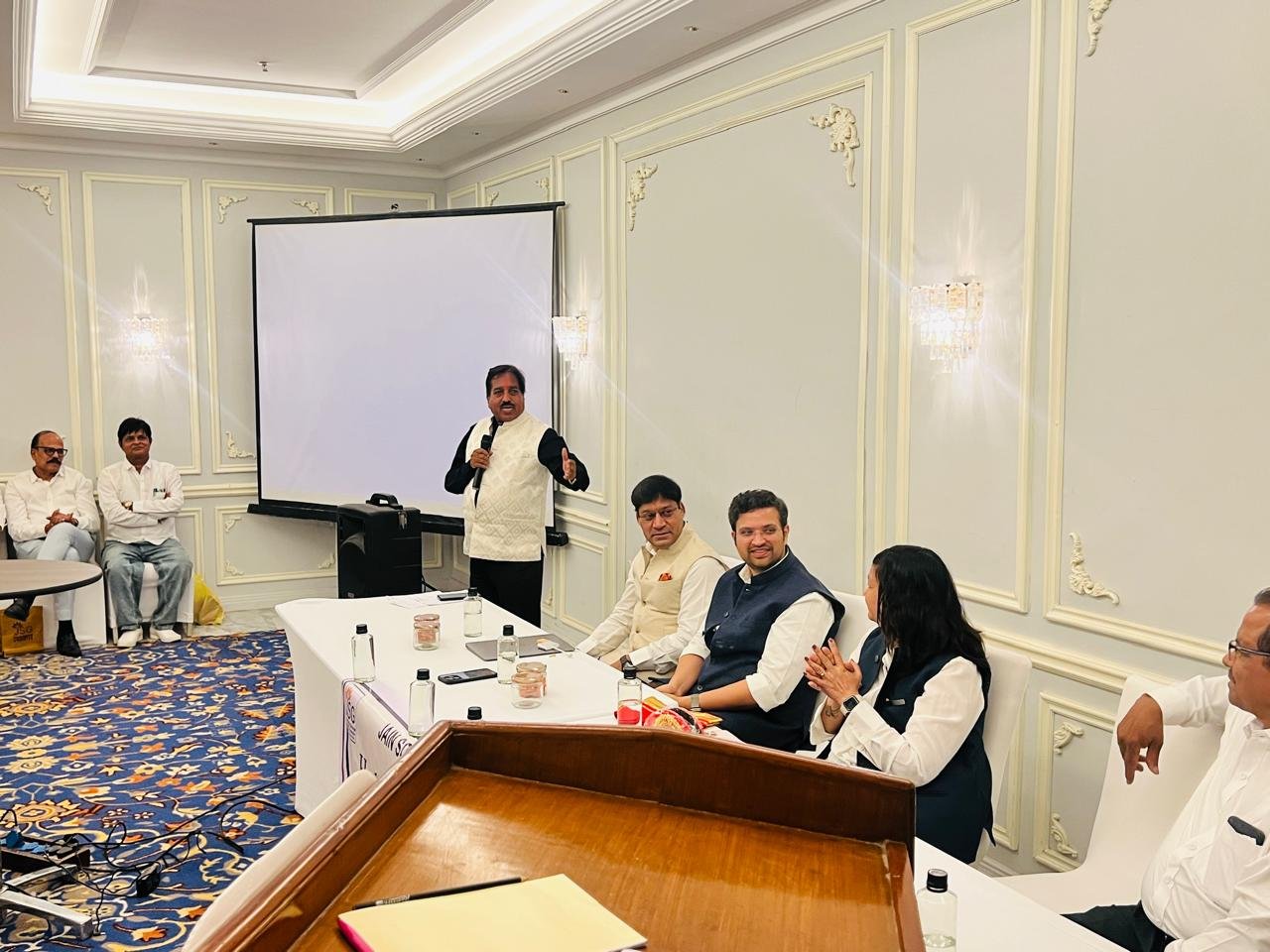 पारस हेल्थ उदयपुर ने जेएसजी अरहम के साथ की साझेदारी